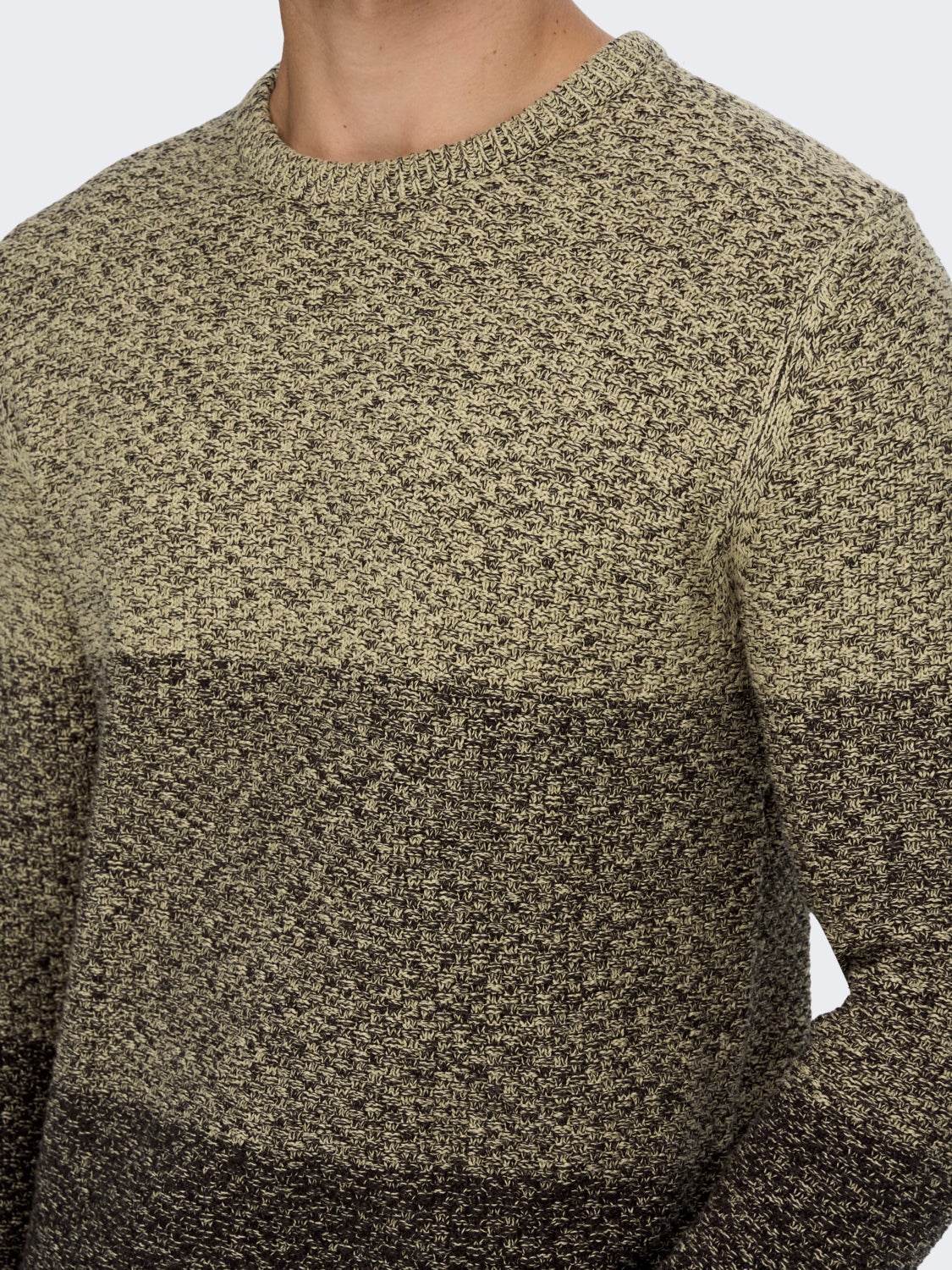 Textured knitted pullover