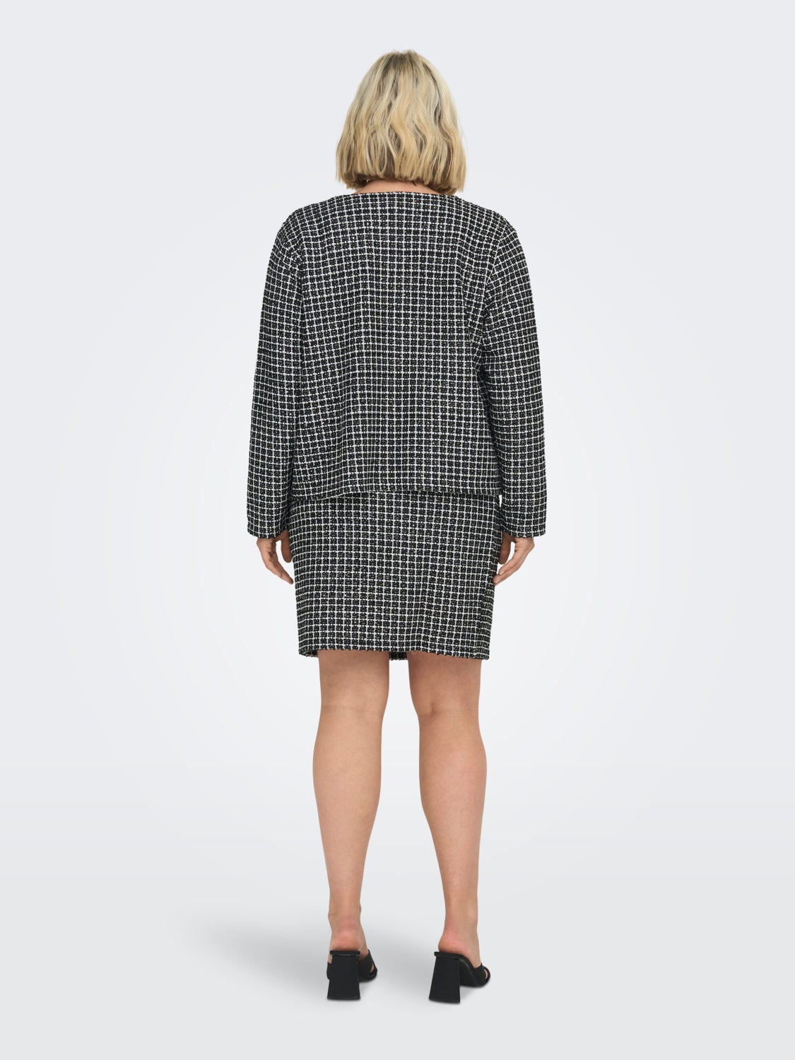 Curvy patterned cardigan