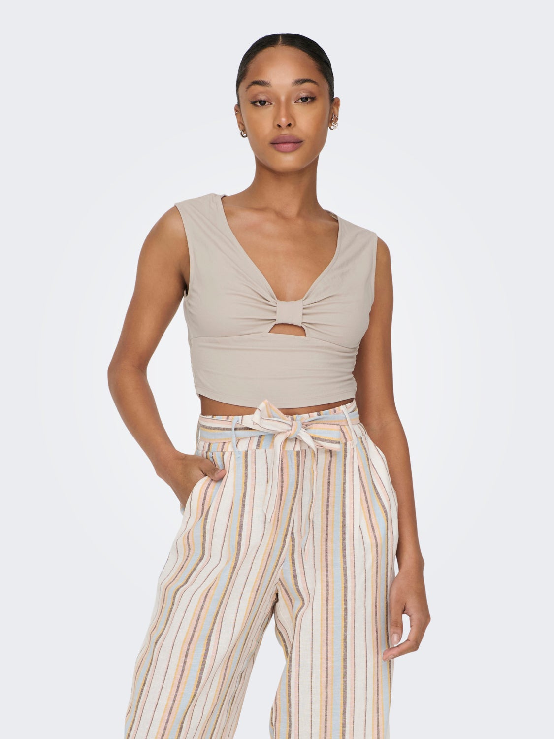 Cropped Fit V-Neck Top