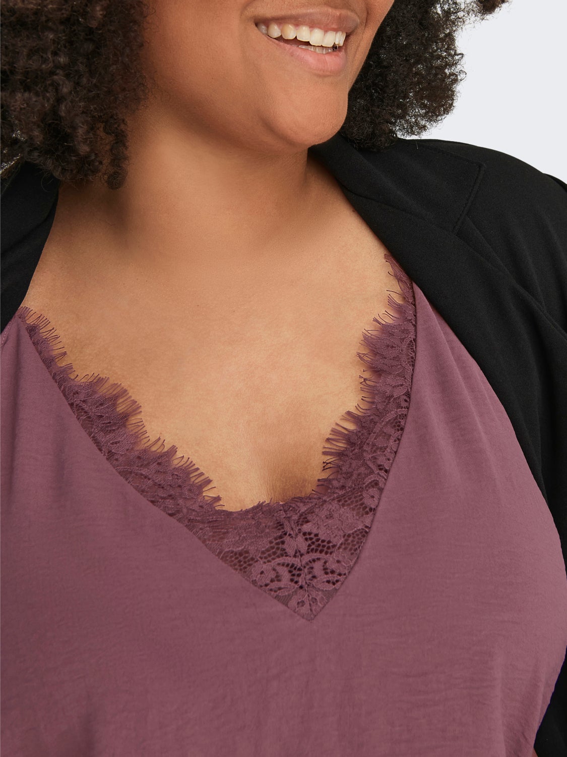 Curvy lace detailed strap top