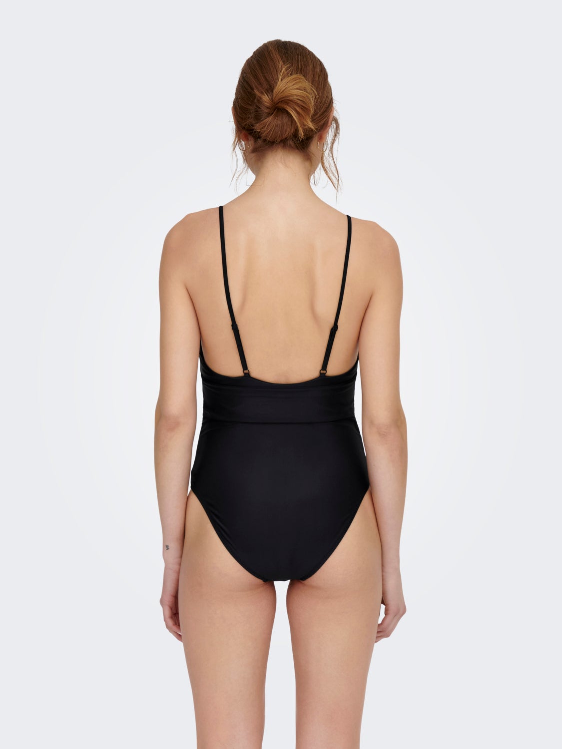 Swimsuit with adjustable straps