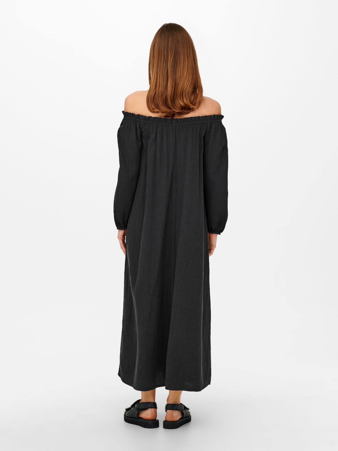 Maxi off-shoulder dress