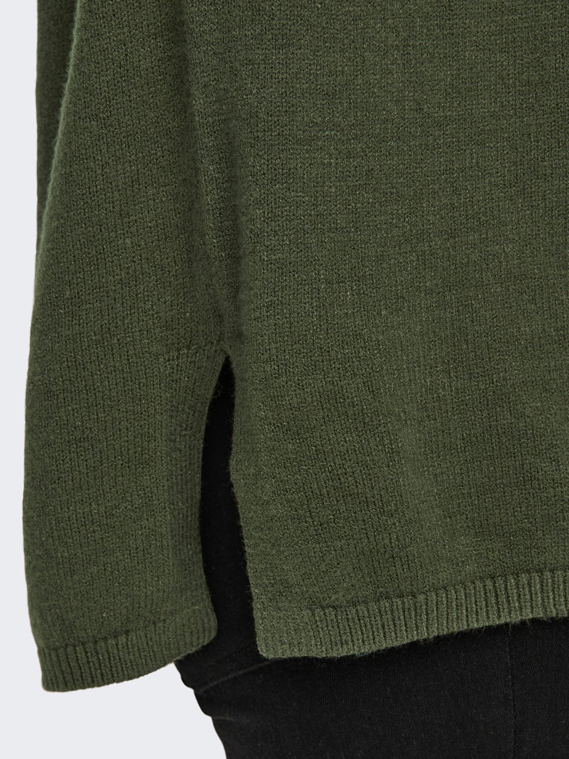 o-neck shirt with long sleeves