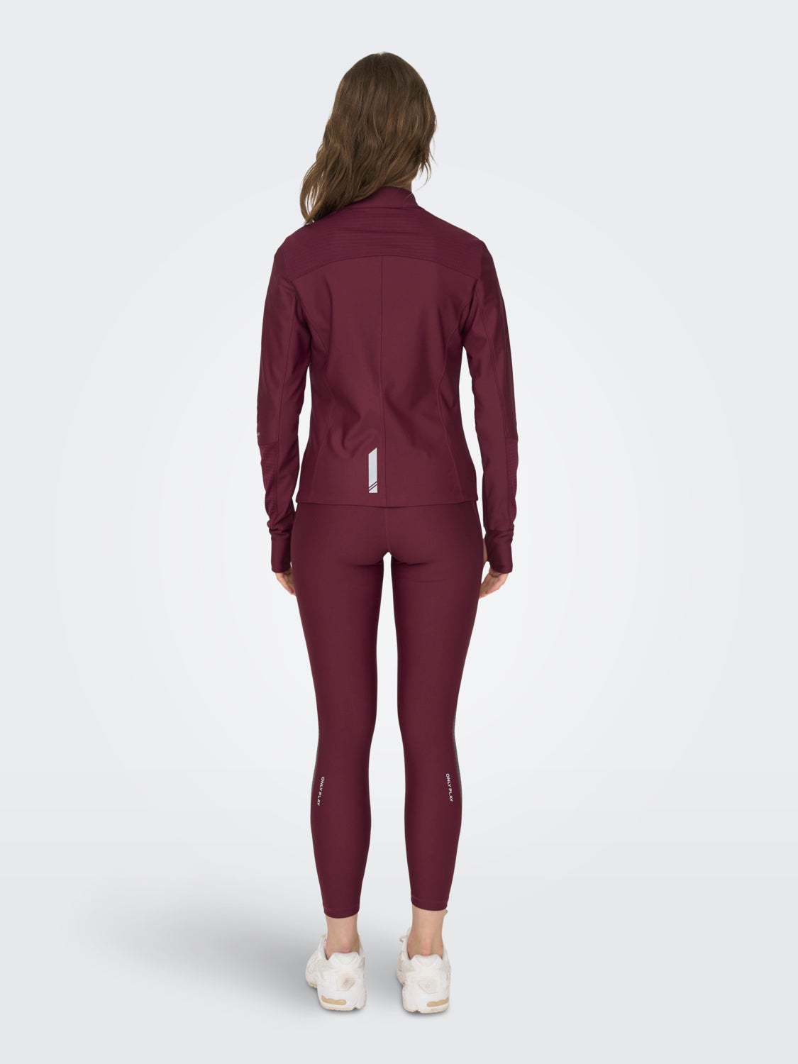 Training jacket with high neck