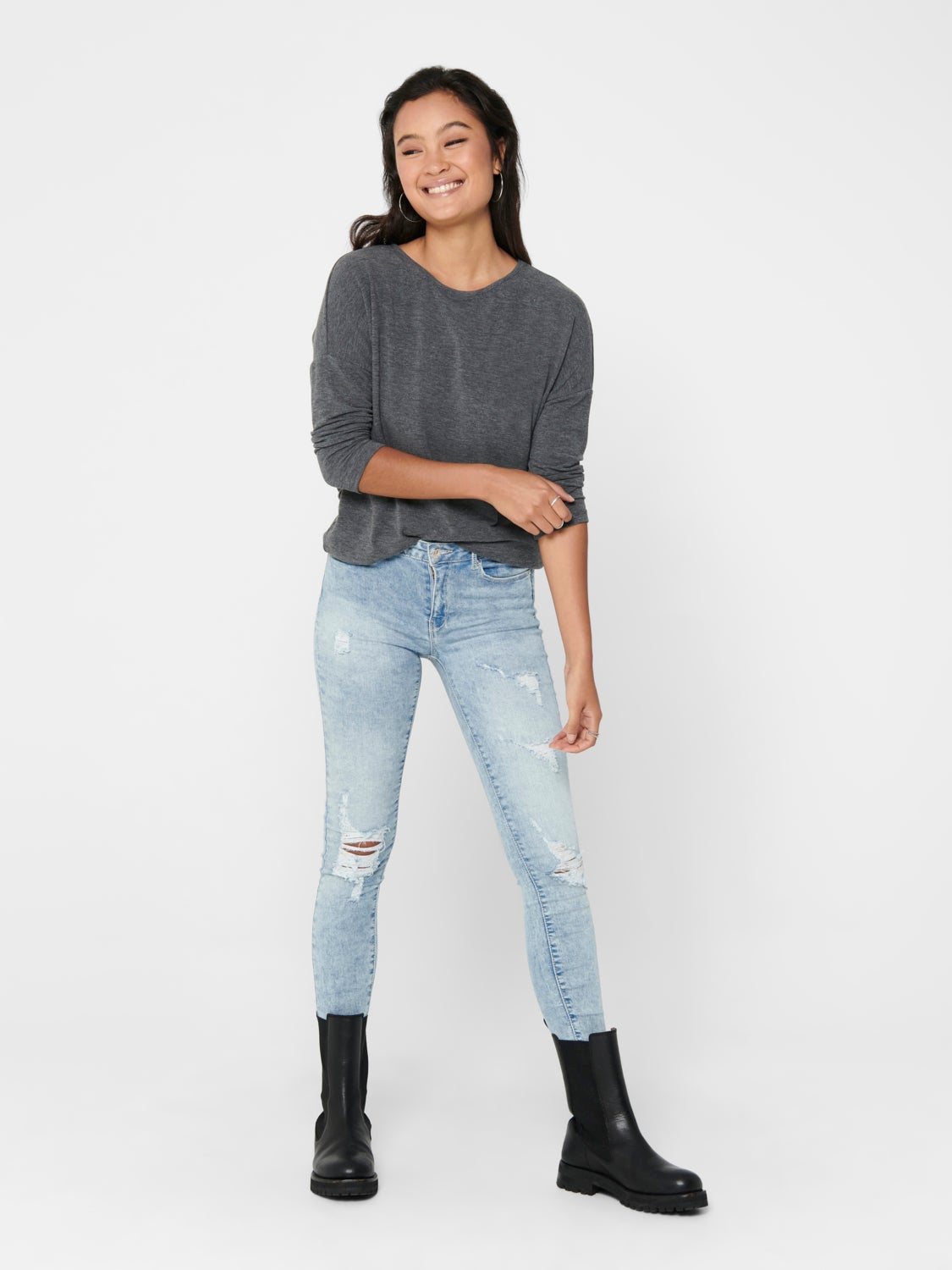 Loose fitted 3/4 sleeved top