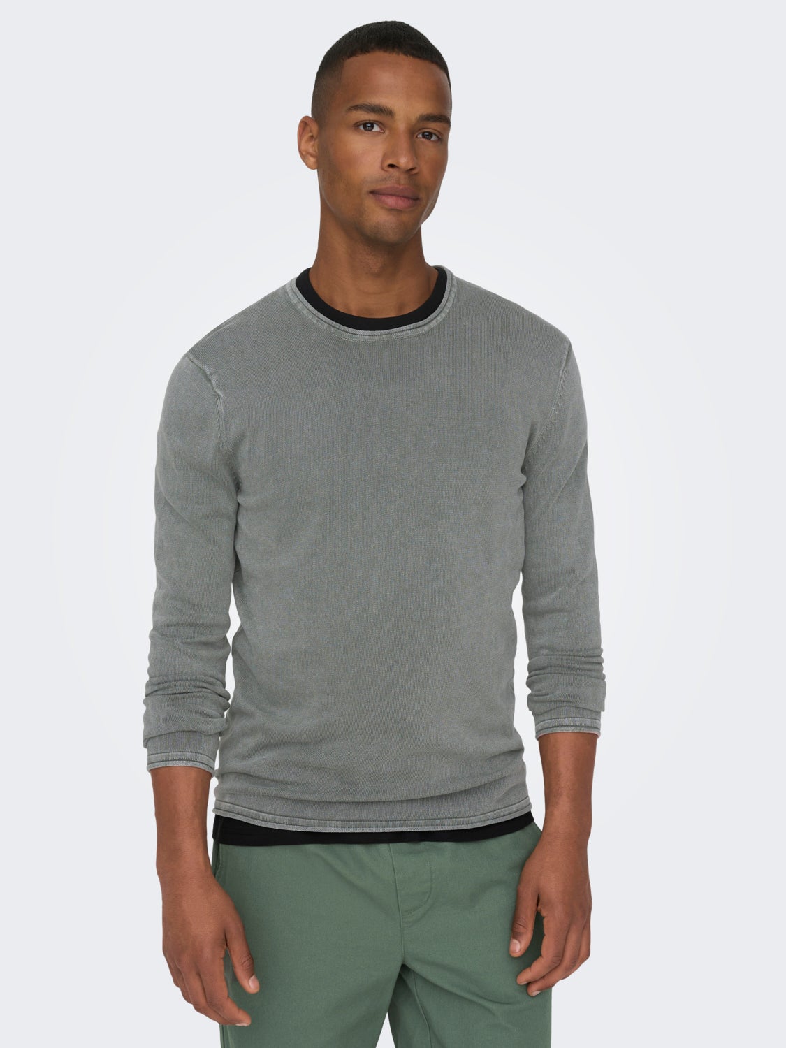 Crew neck knitted pullover