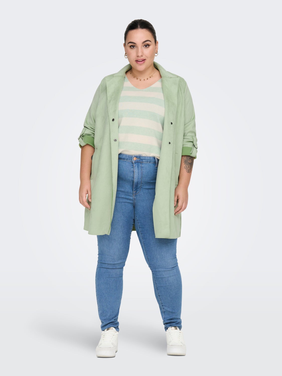 Curvy v-neck Pullover