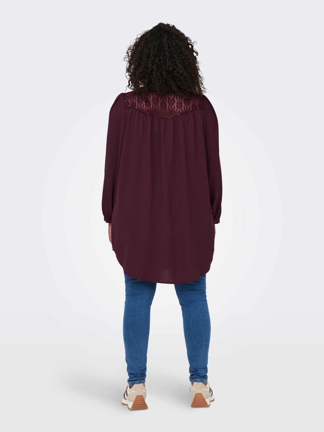 Curvy Long shirt with lace