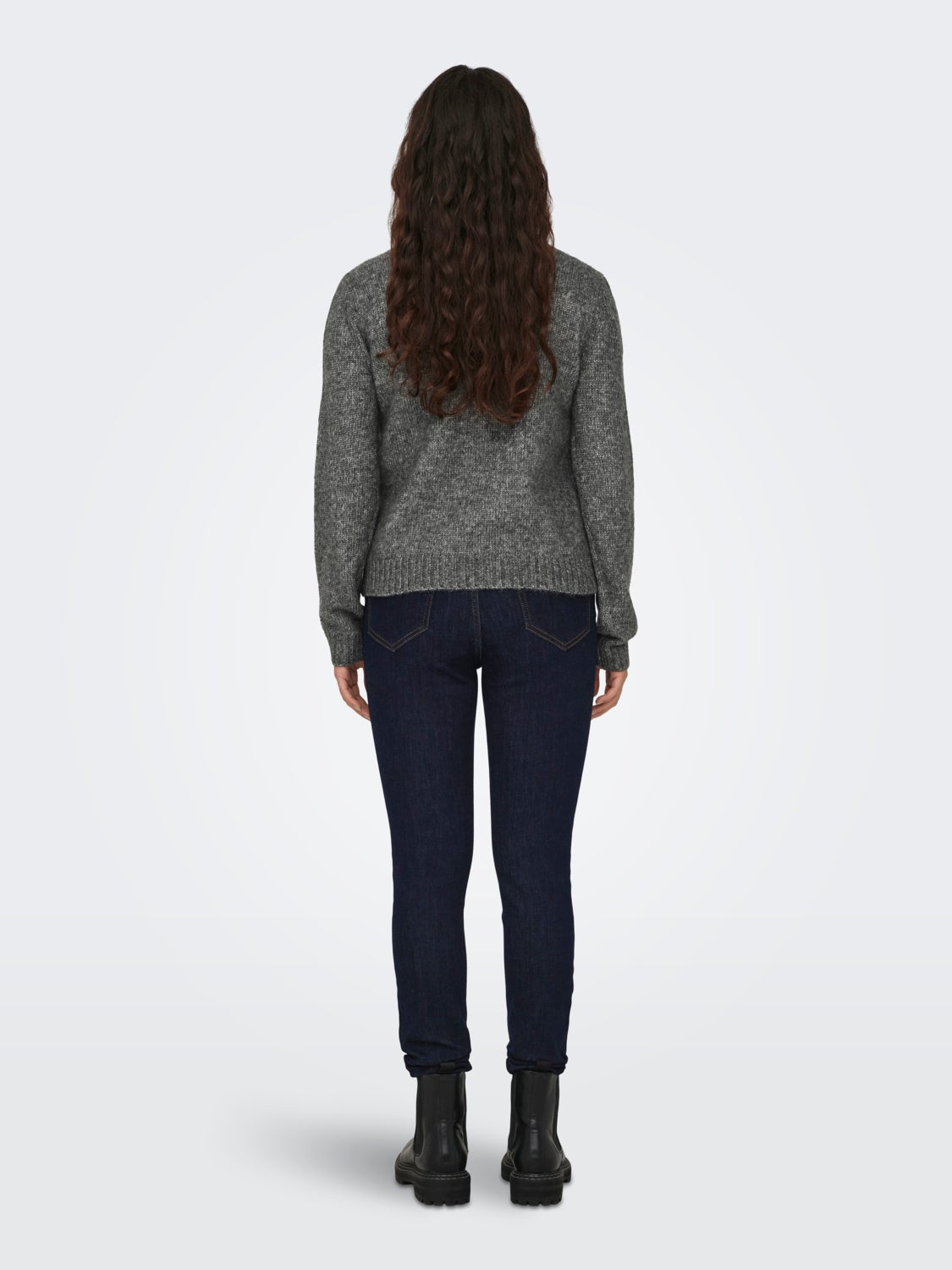 O-neck knitted pullover