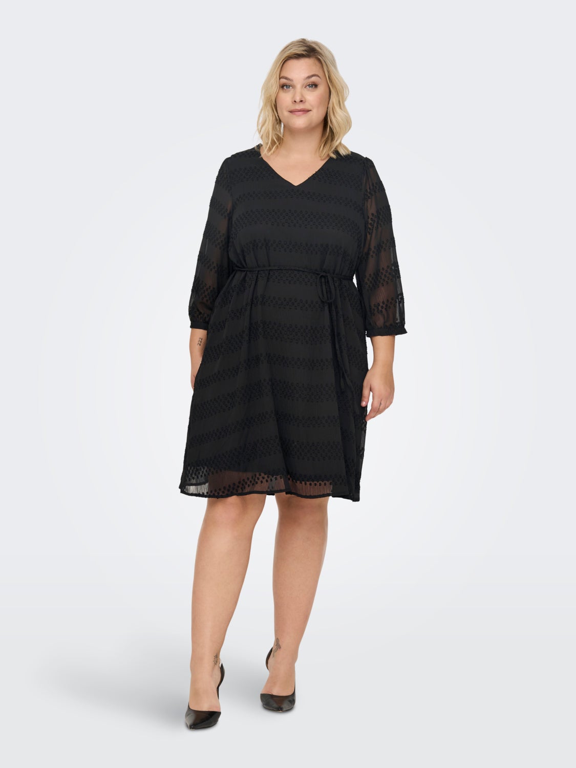 Curvy 3/4 sleeved knee Dress