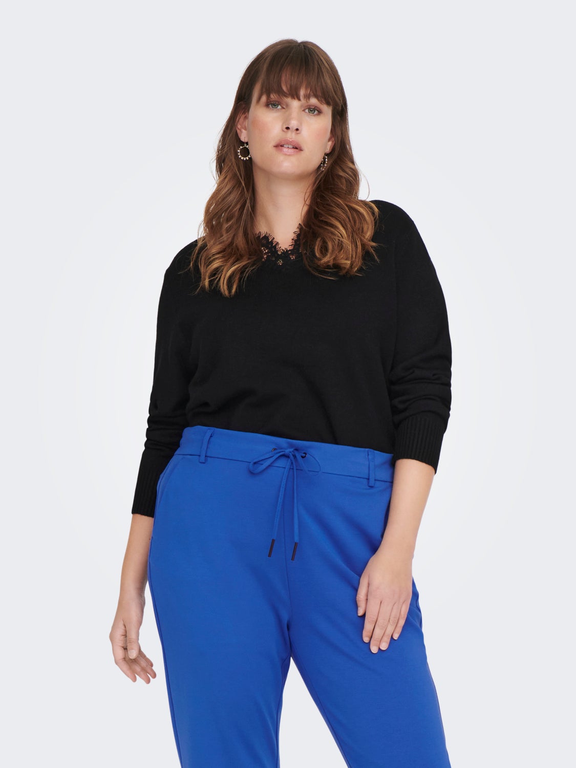 Curvy lace detail knitted pullover