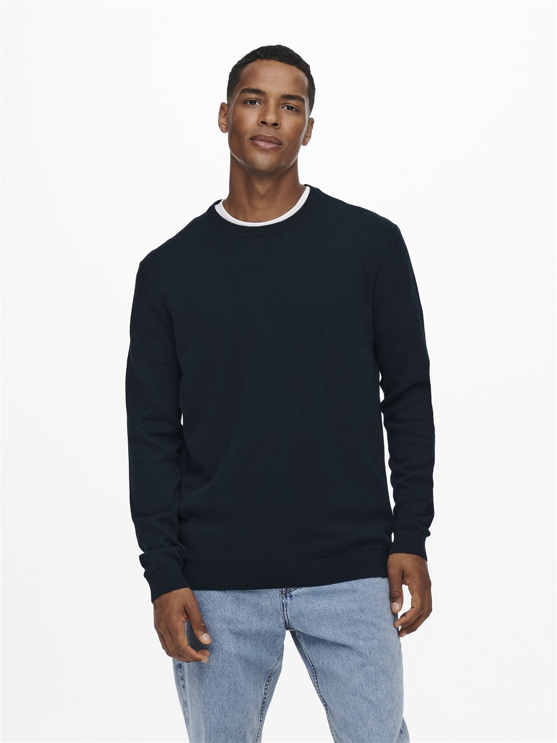 Crew neck knitted pullover