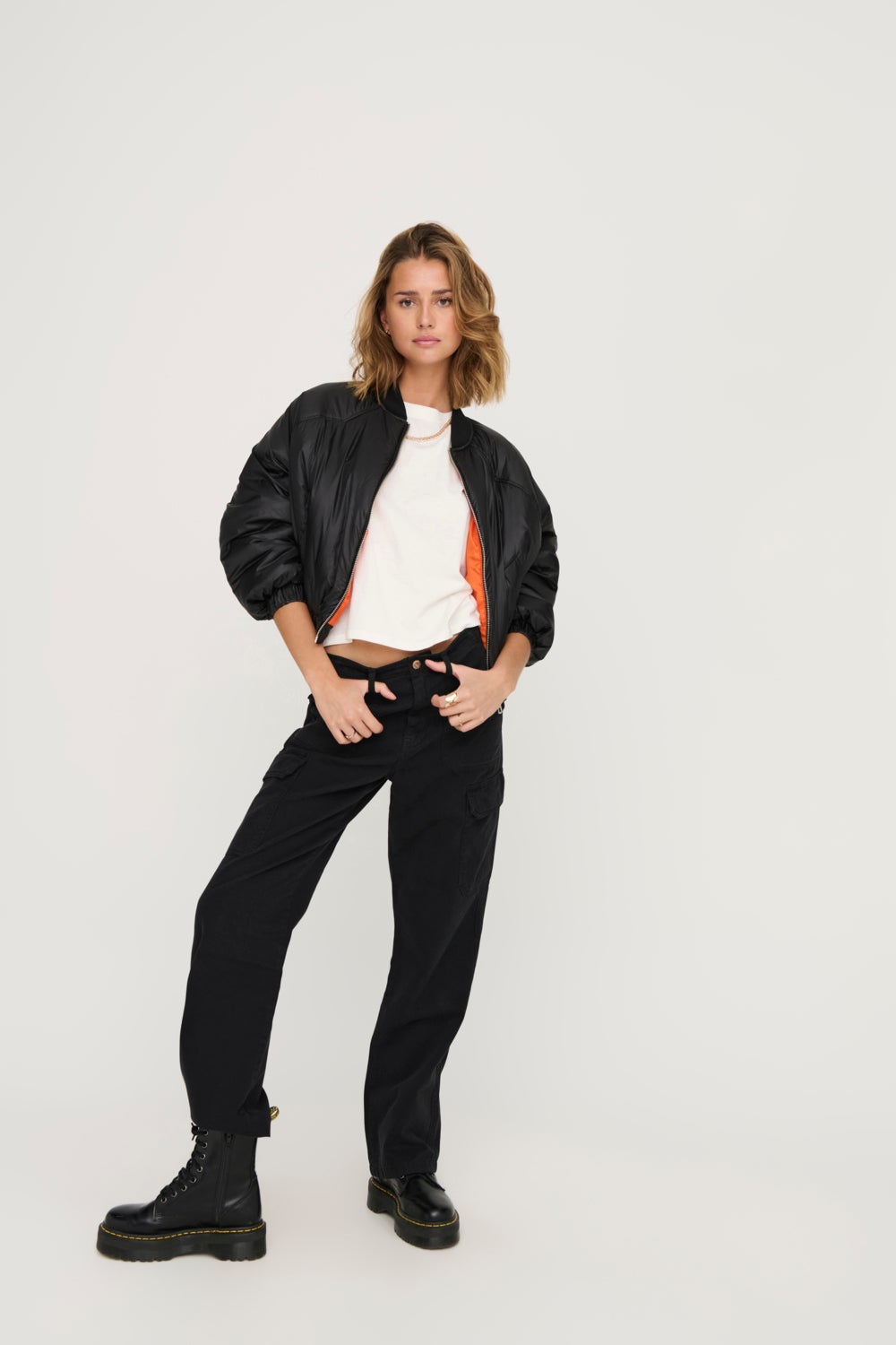 Loose fit cargo pants with high waist
