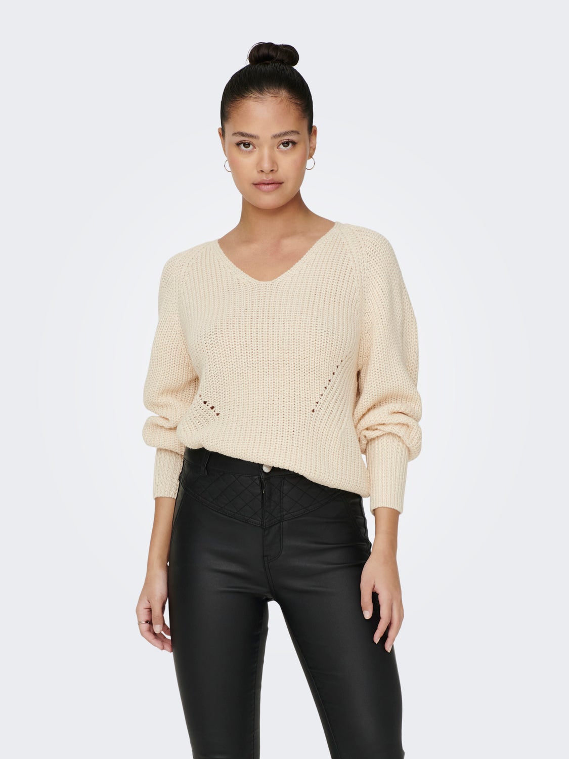 V-neck knitted pullover