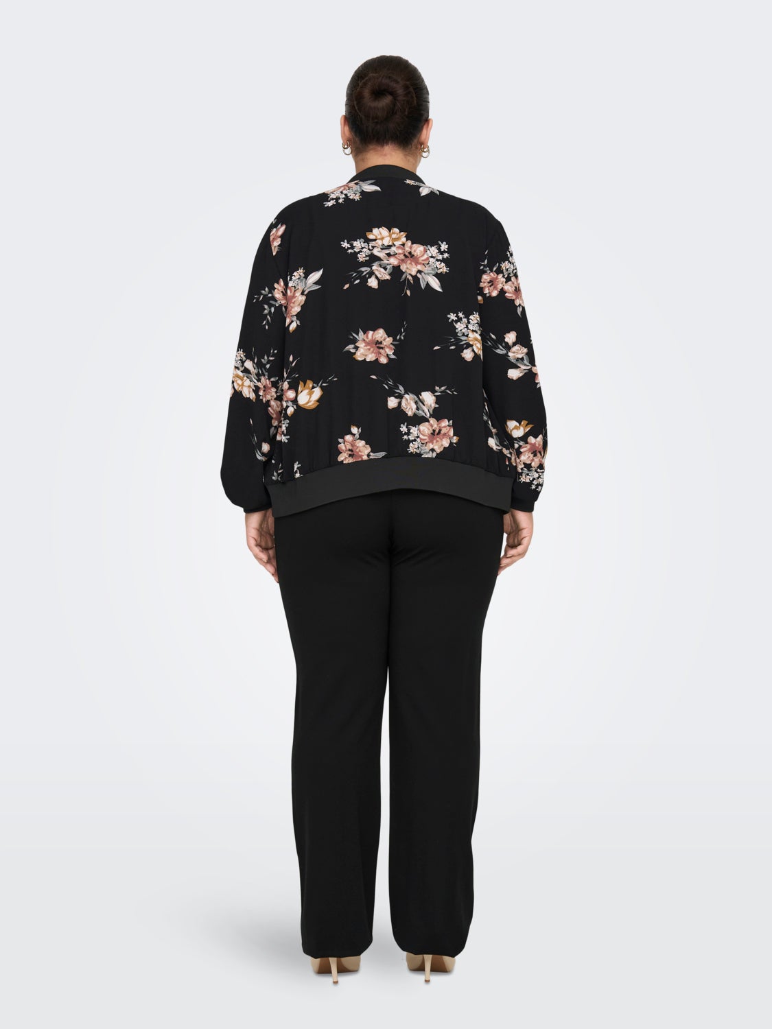 Curvy viscose trousers