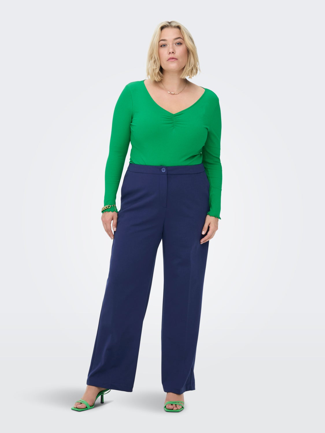 Curvy Wrinkle v-neck Long Sleeved Top