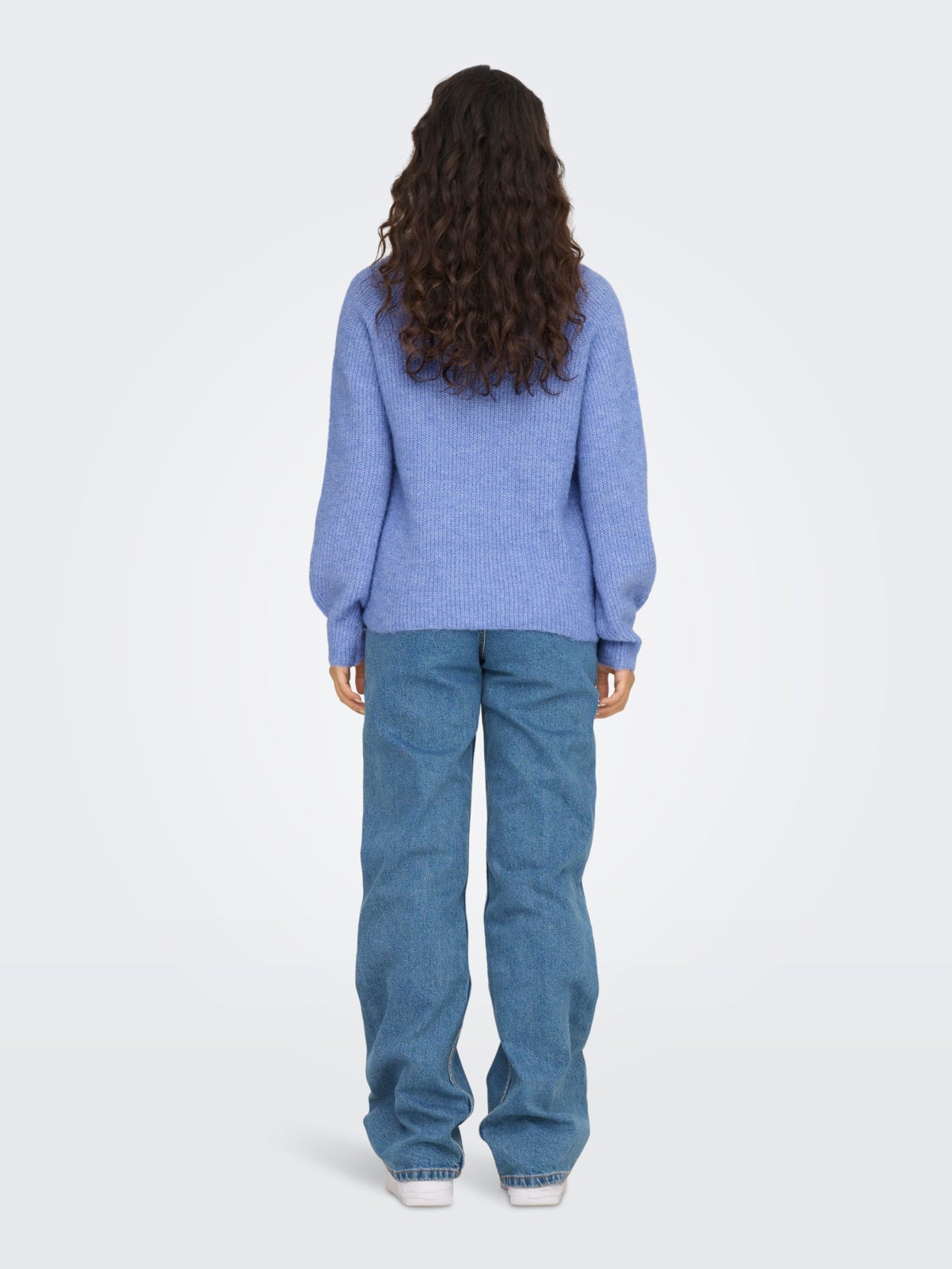 v-neck knitted pullover