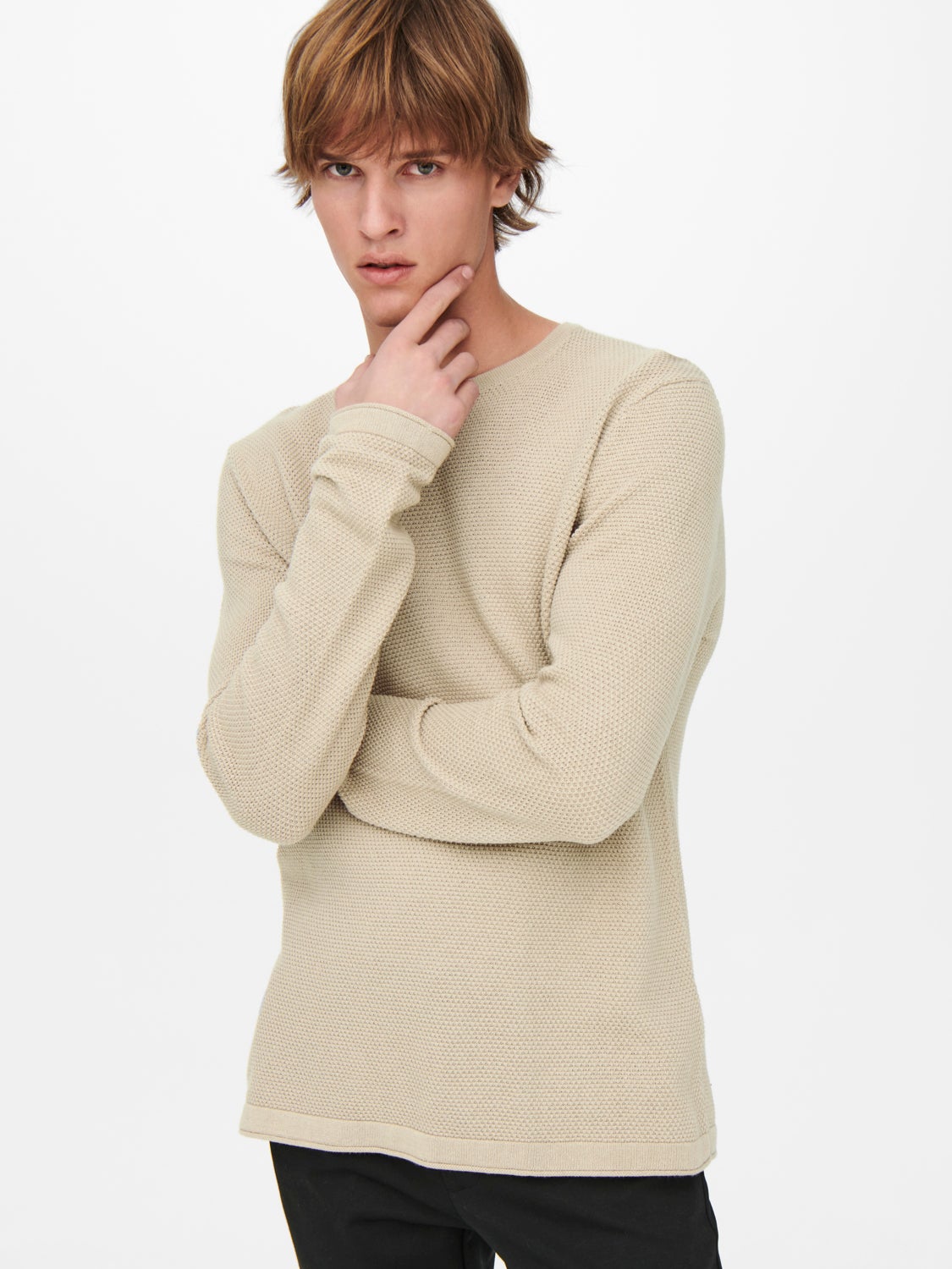 Knitted pullover crew neck