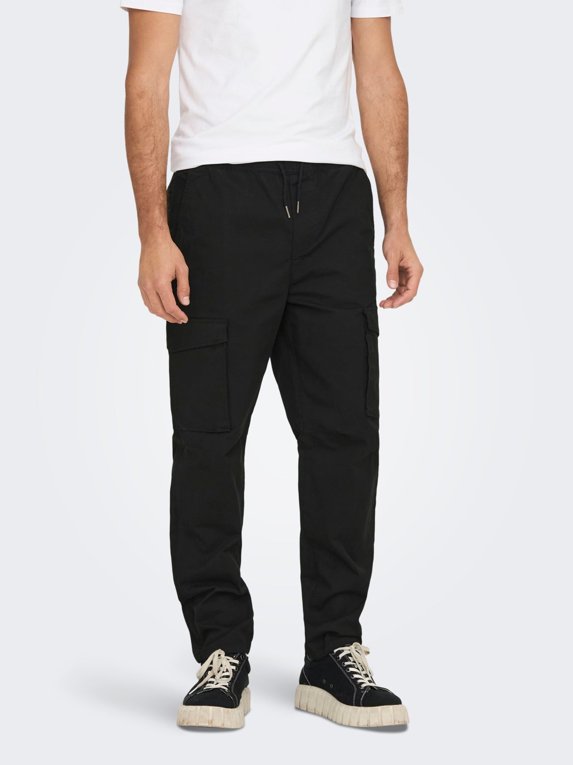 Cargo detailed trousers