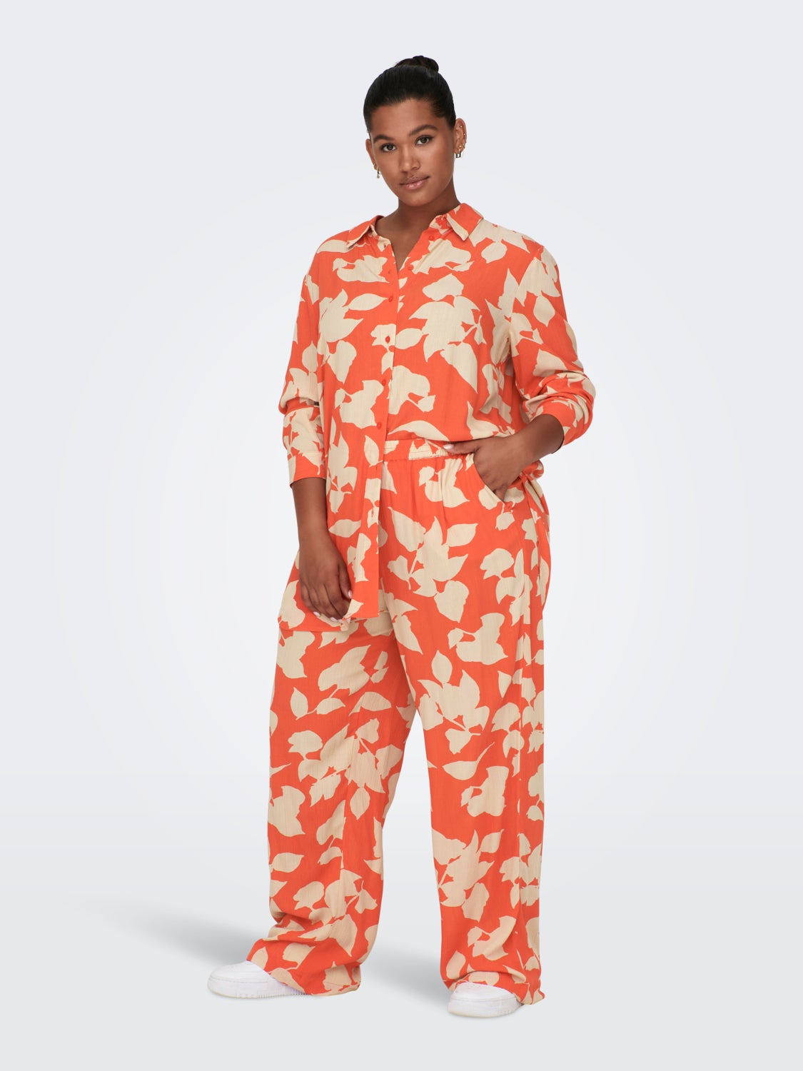 Curvy pants with print