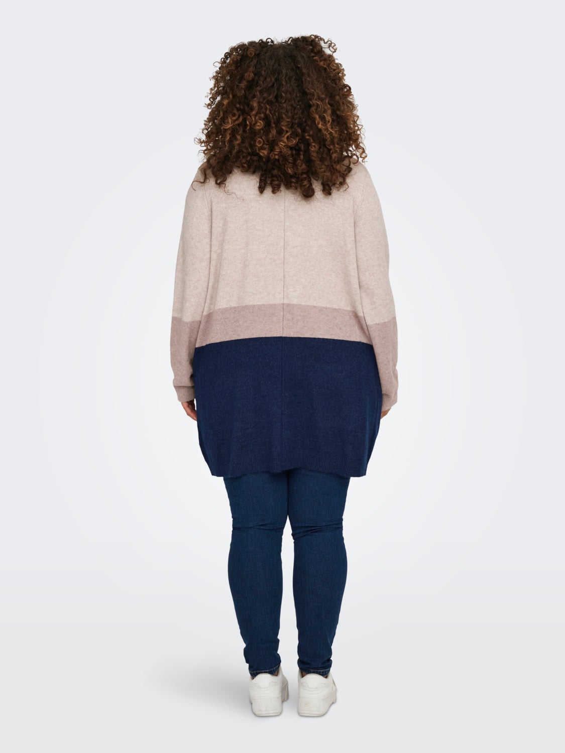 Curvy knitted cardigan