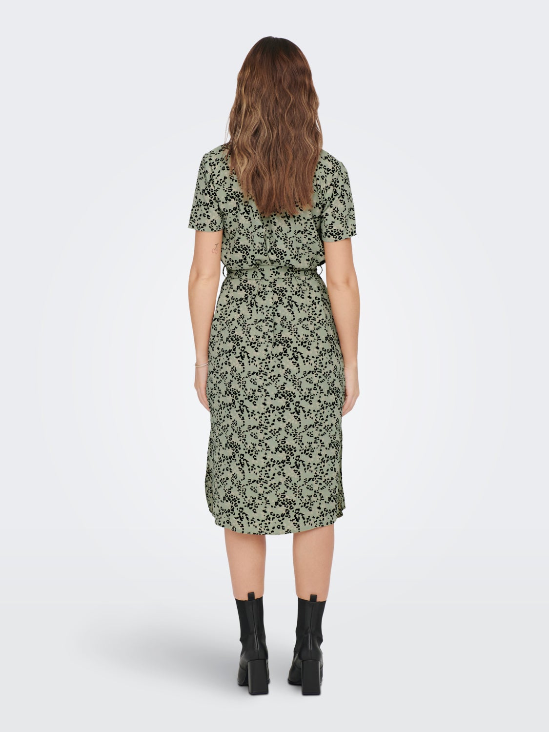 Short sleeved shirt dress