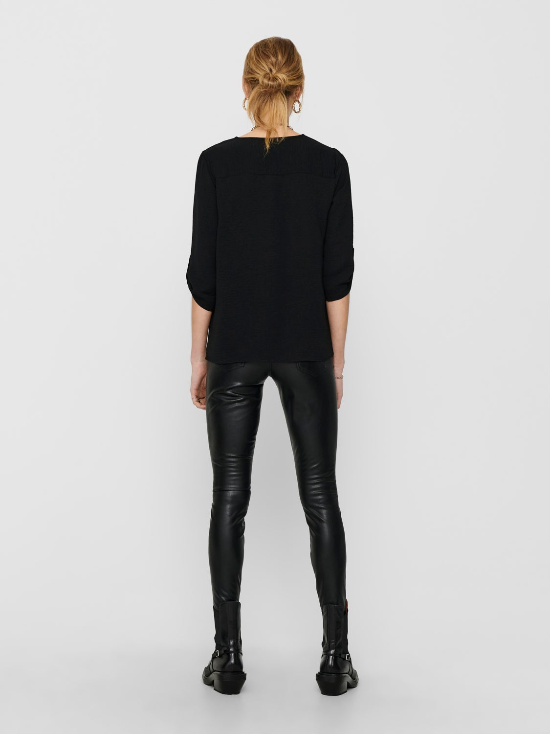 Solid colored 3/4 sleeved top