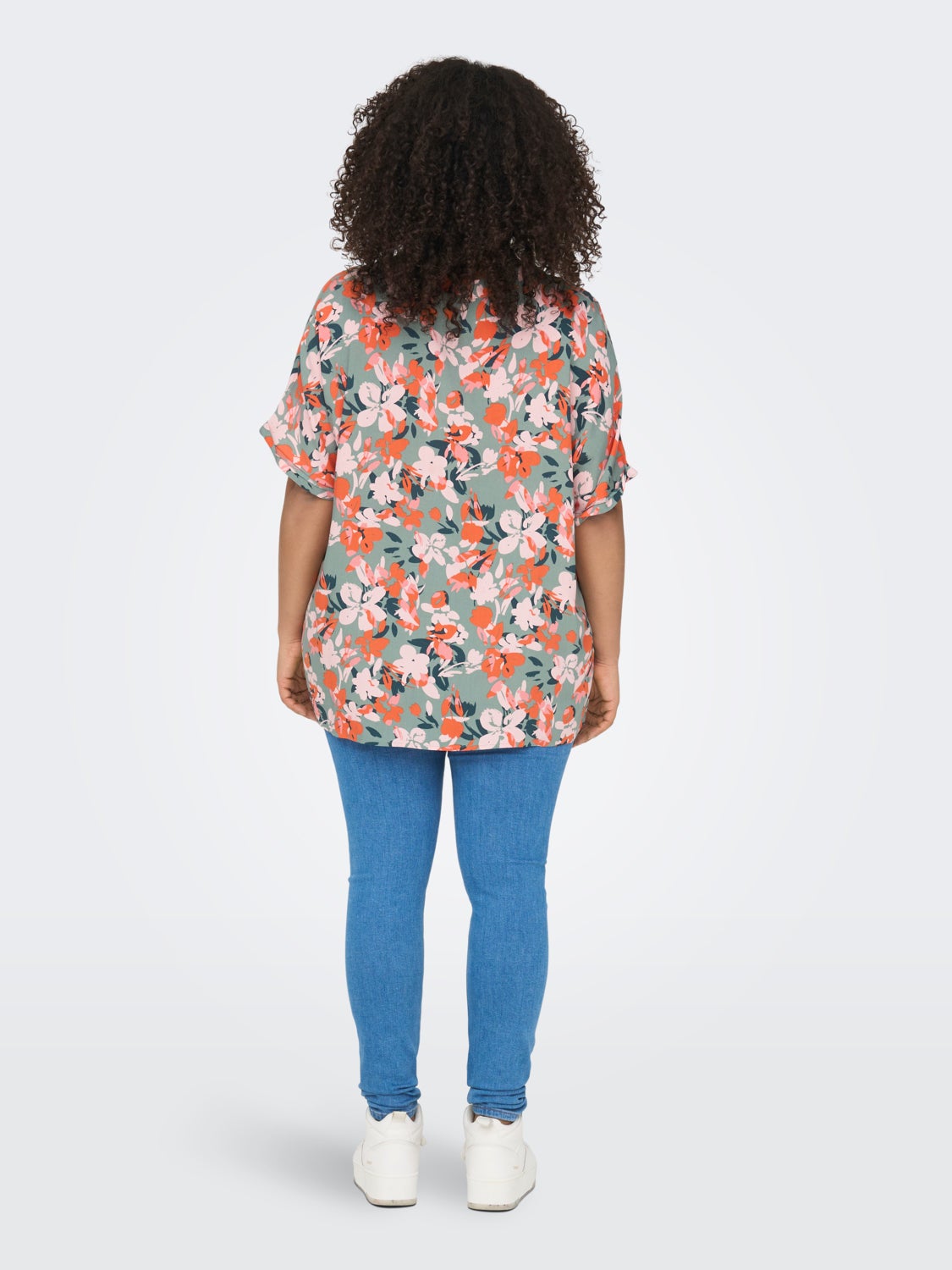 Curvy v-neck viscose top