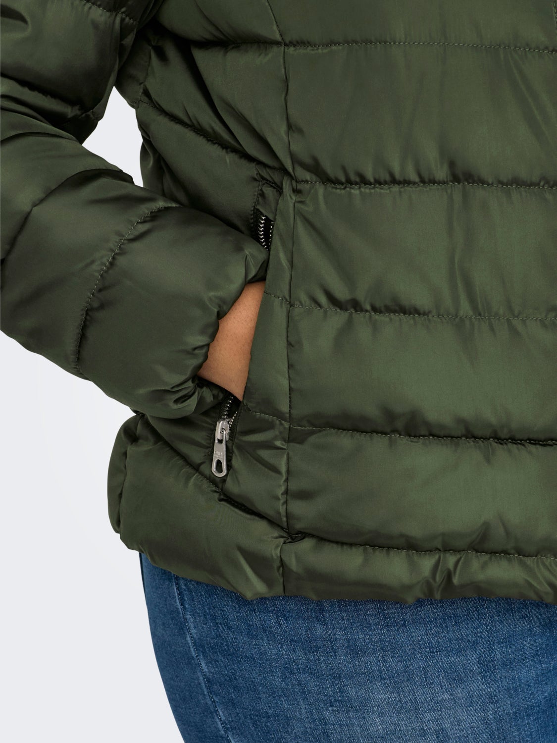 Curvy quilted jacket