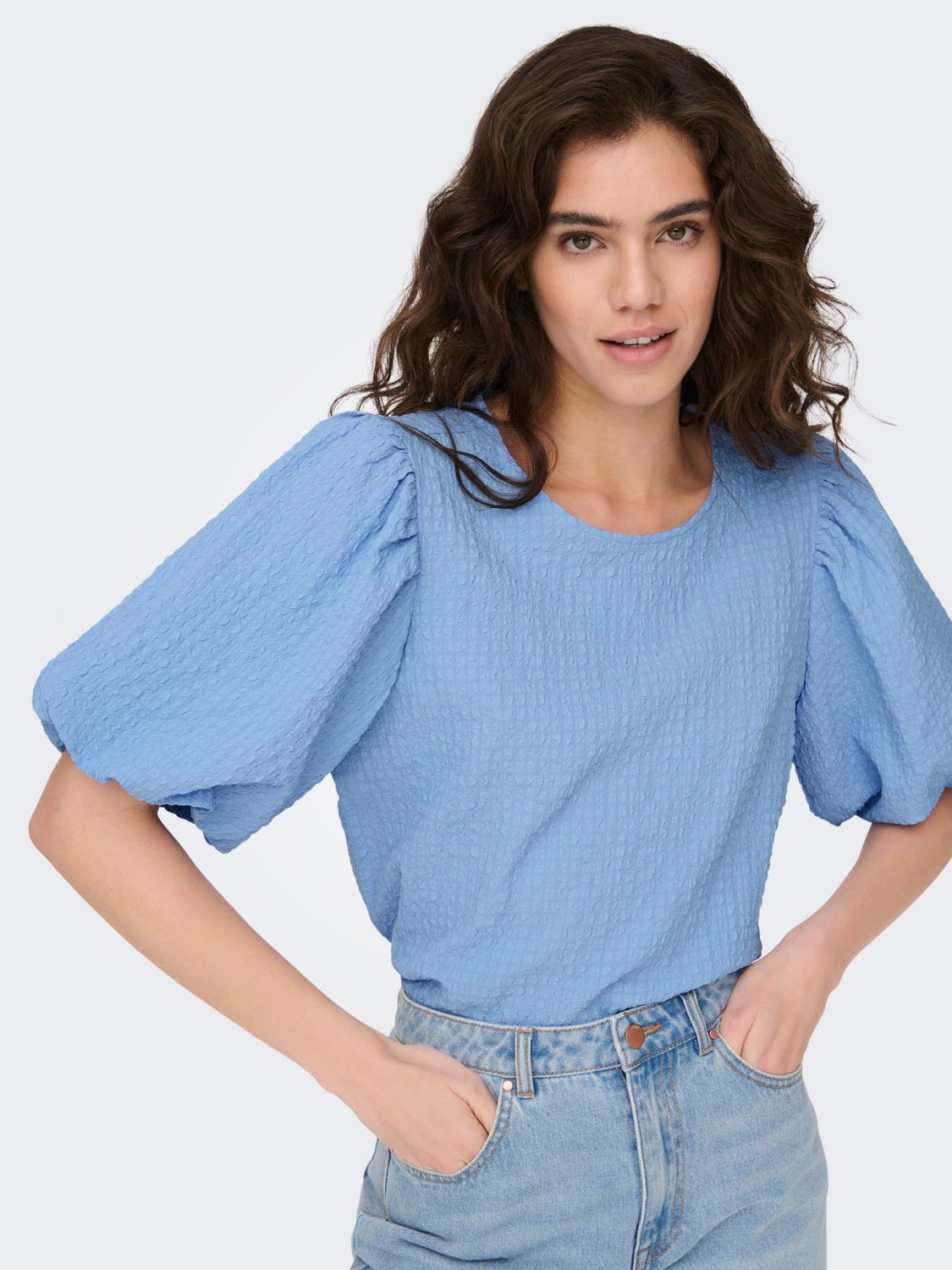 O-neck top with balloon sleeves