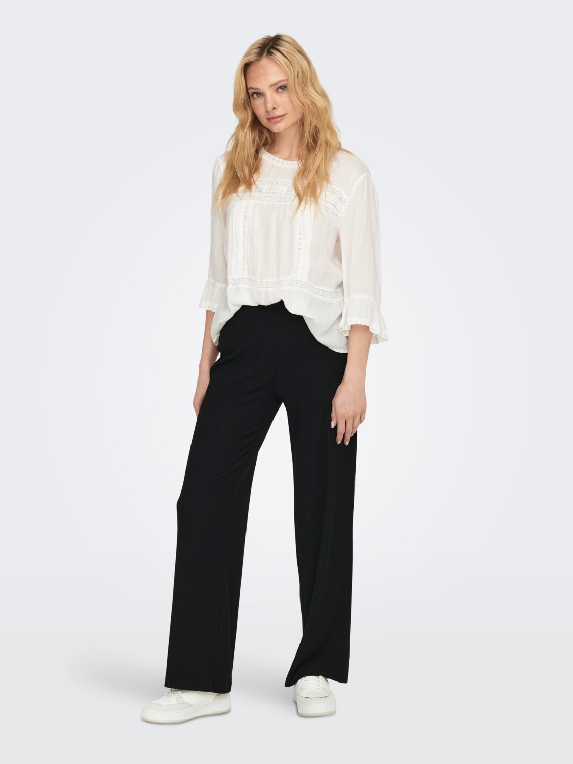 Wide fitted Trousers