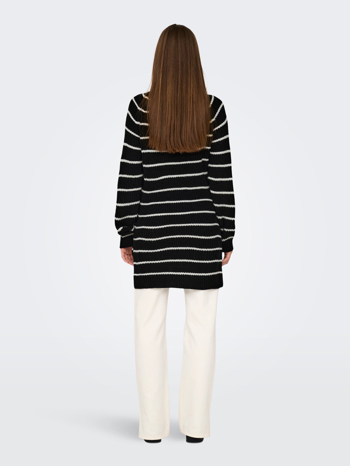 Long knitted pullover