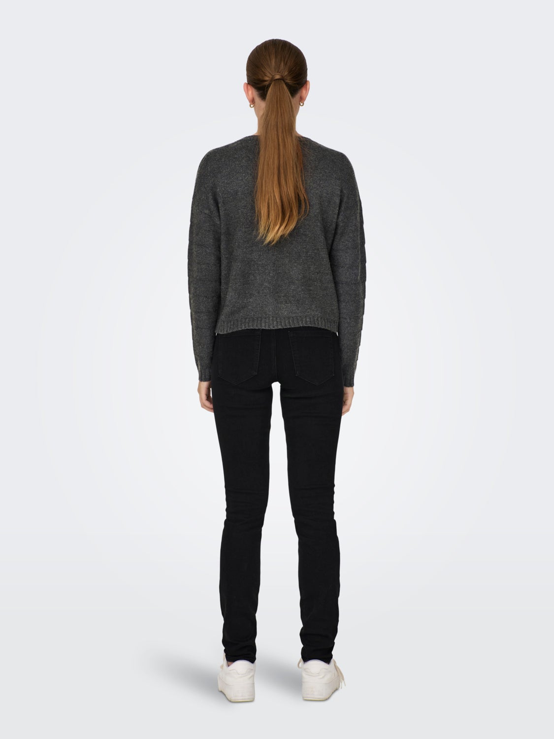 o-neck knit with long sleeves