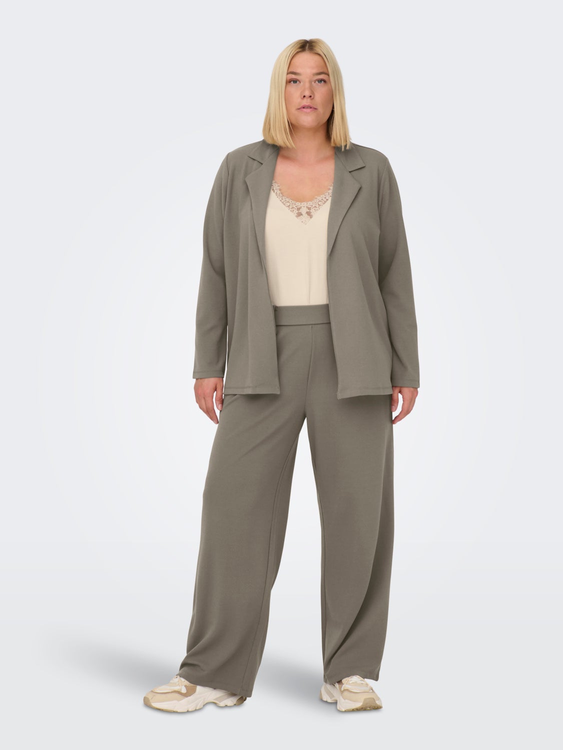 Curvy open Blazer