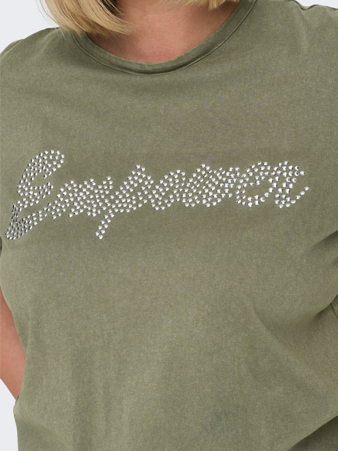 Curvy detailed t-shirt