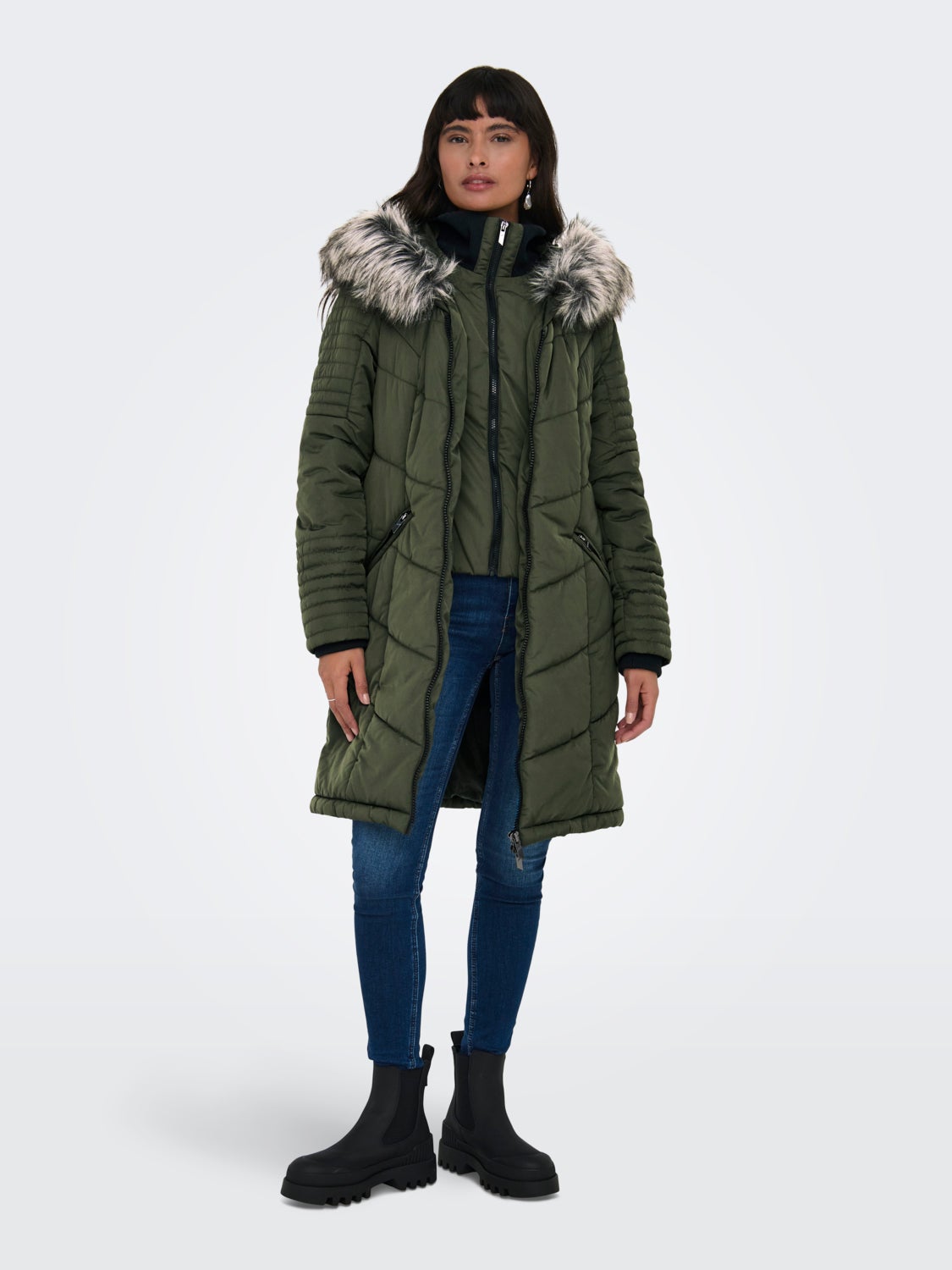 Hooded puffer jacket