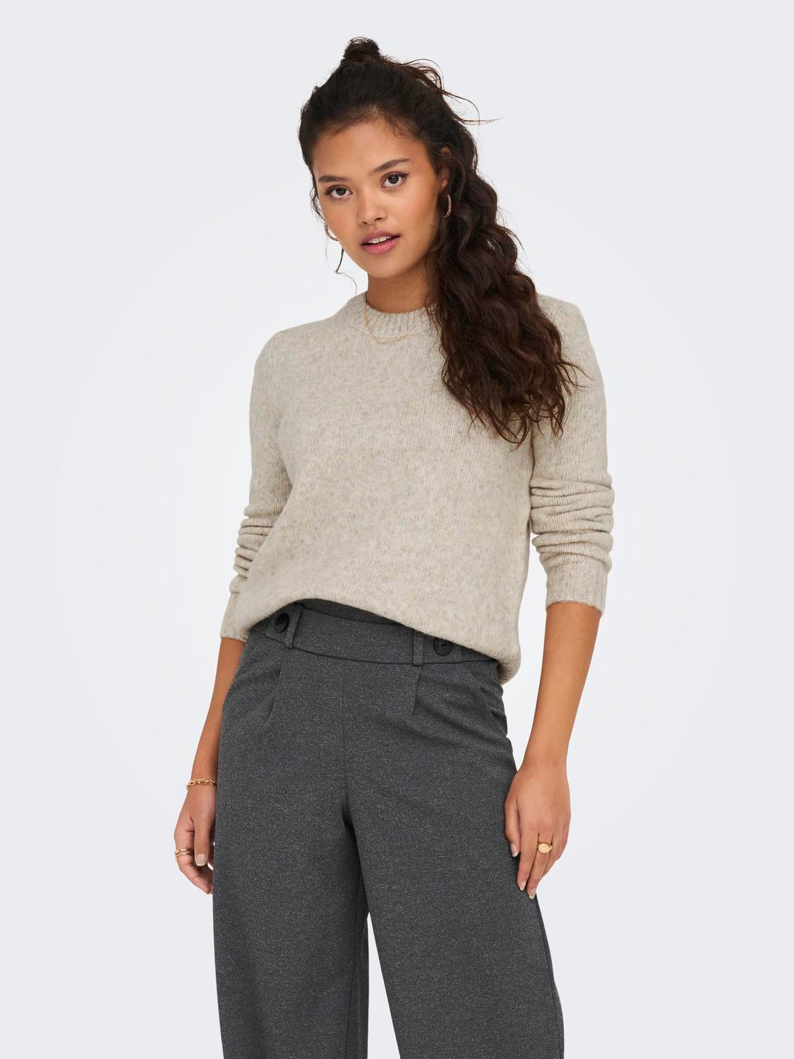 O-neck knitted pullover