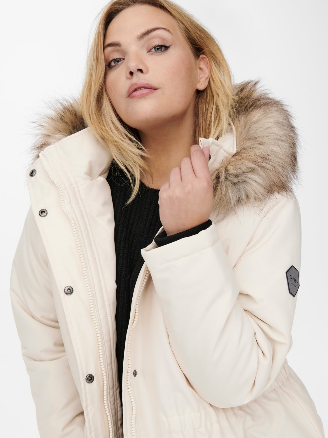 Curvy jacket with hood