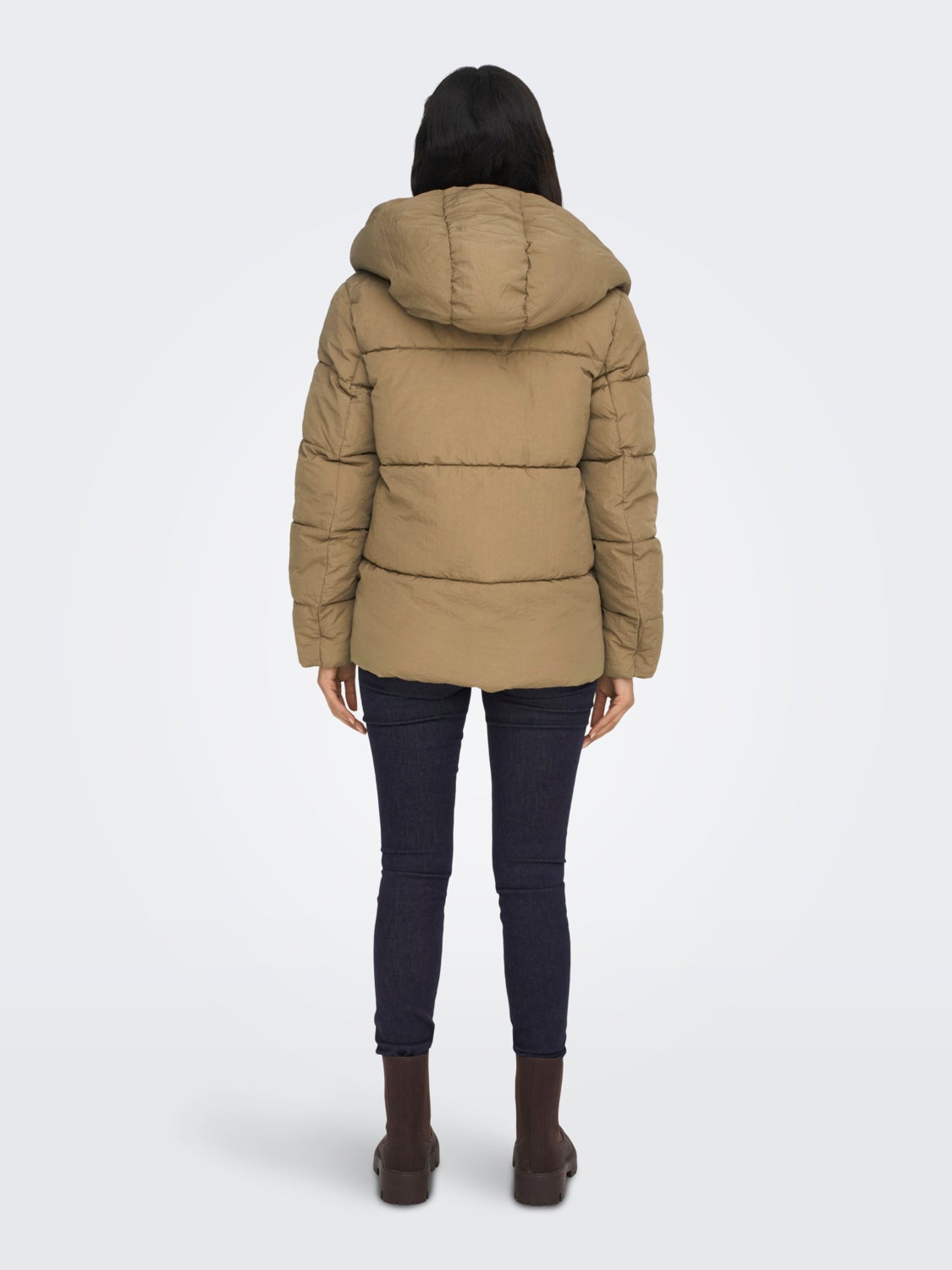 Short puffer jacket