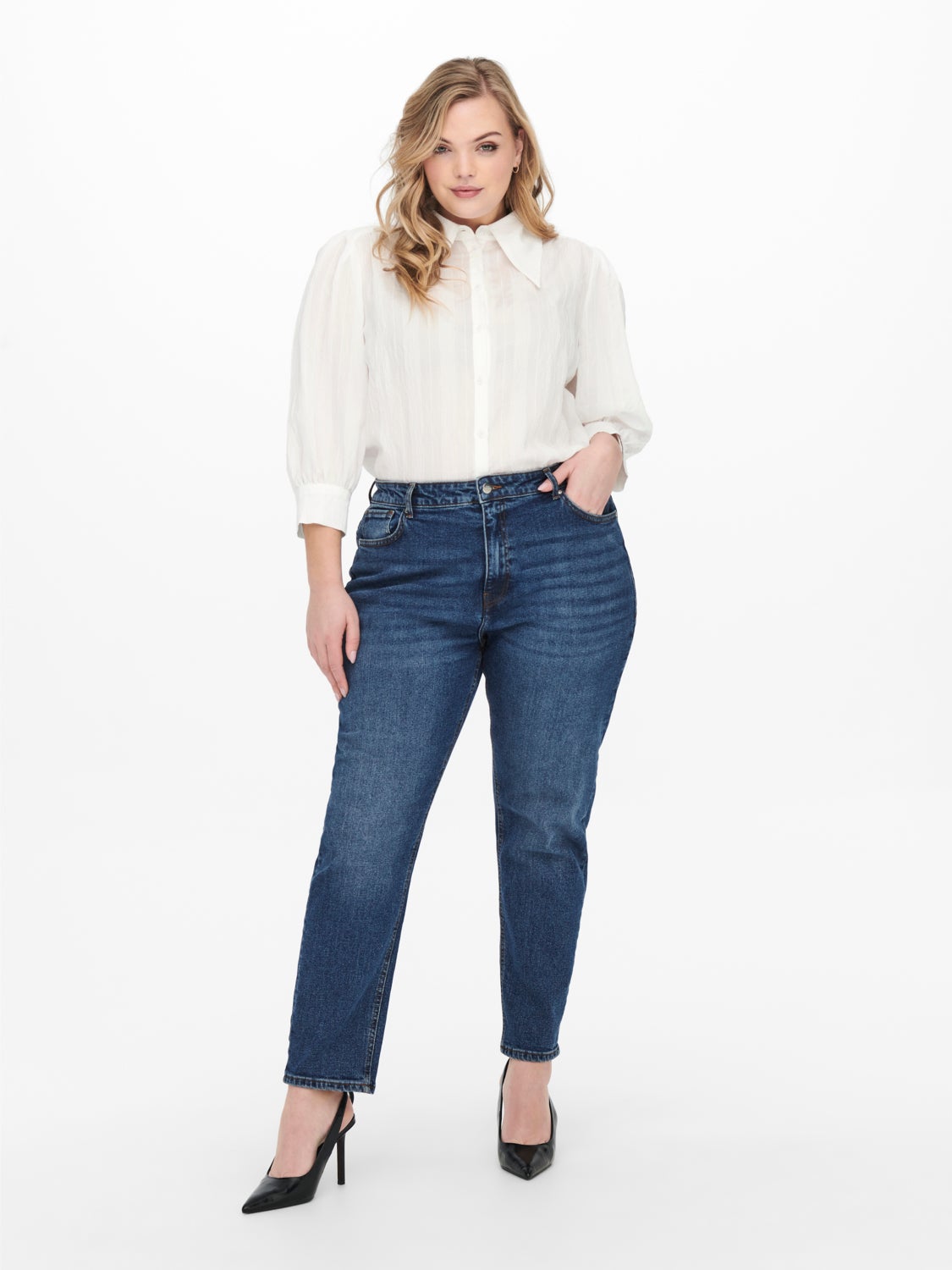 Curvy CAREneda mom jeans
