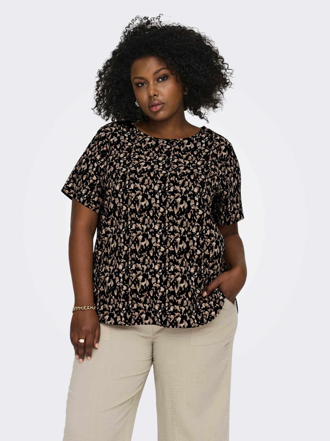 Curvy short sleeve Top