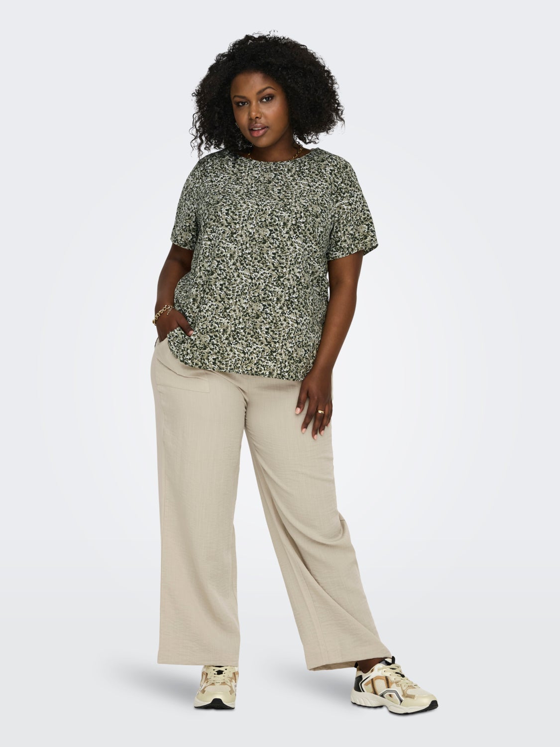 Curvy short sleeve Top