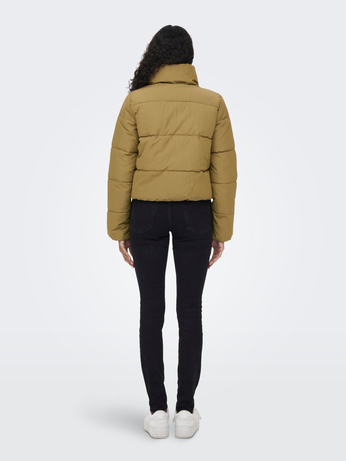 Jacket with zip and side pockets