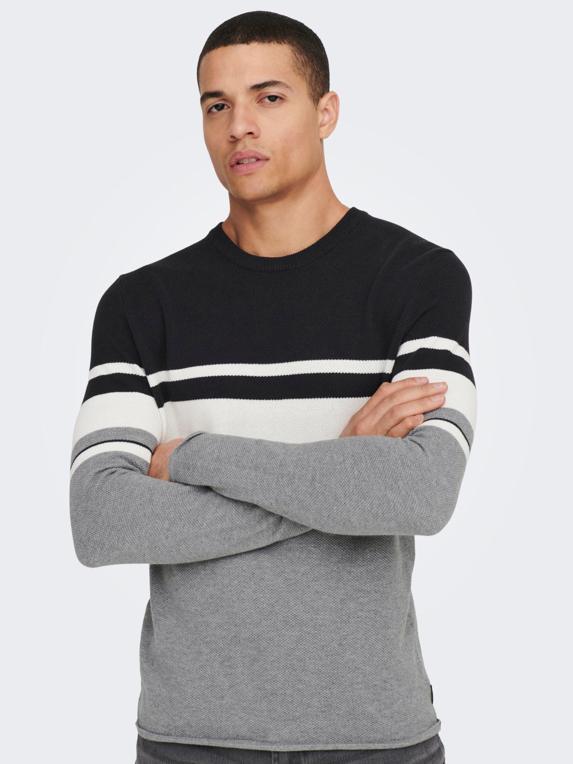 O-neck knitted pullover