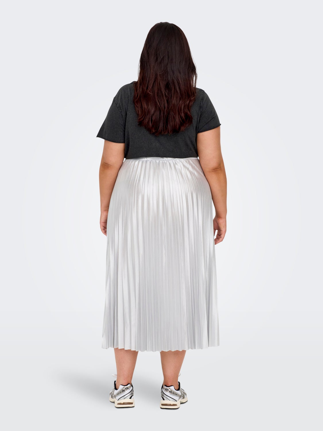 Curvy pleated midi skirt