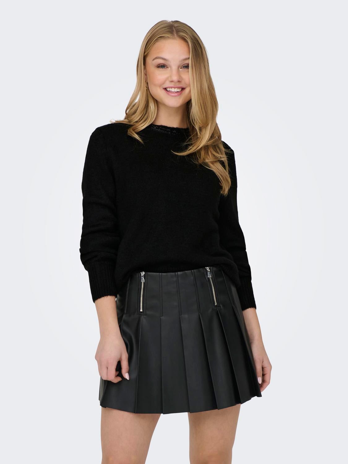 O-neck knitted pullover