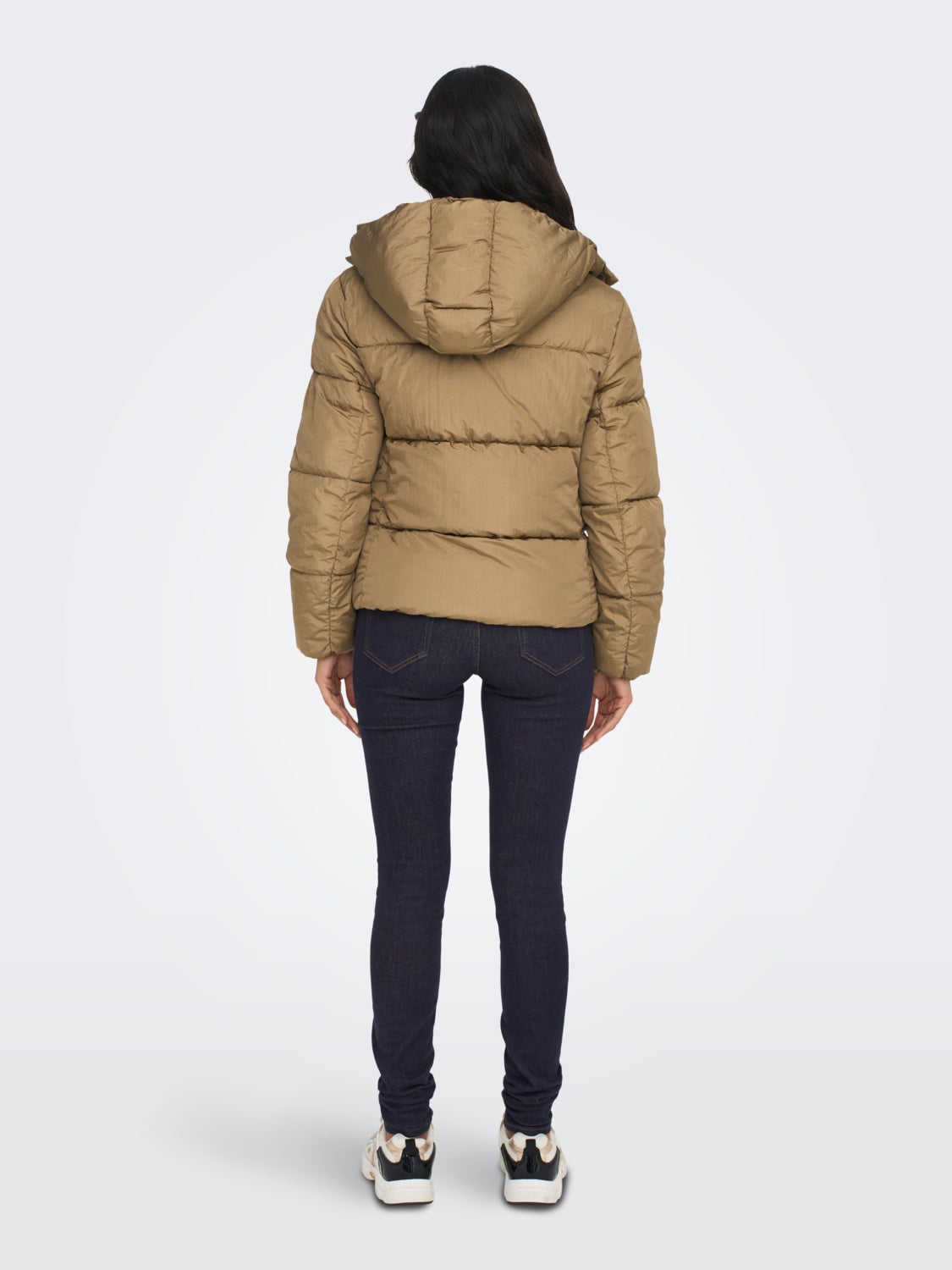 Short puffer jacket