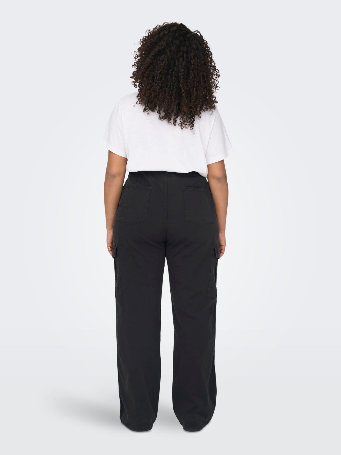 Curvy cargo trousers