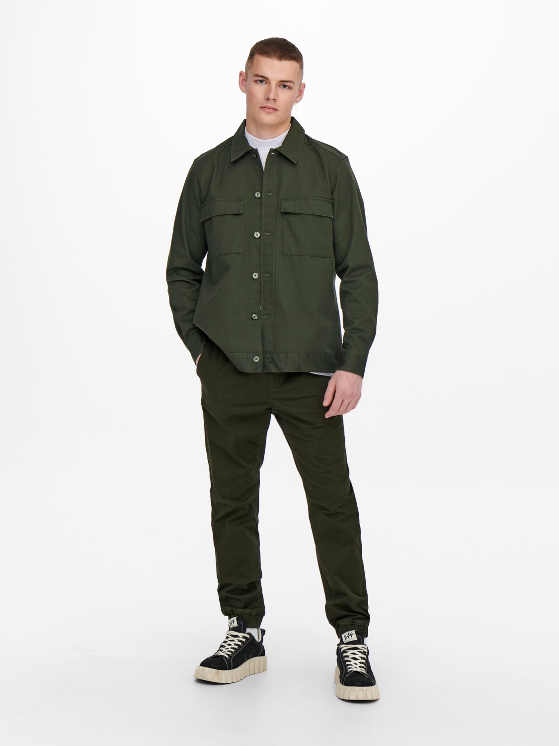Loose fit overshirt