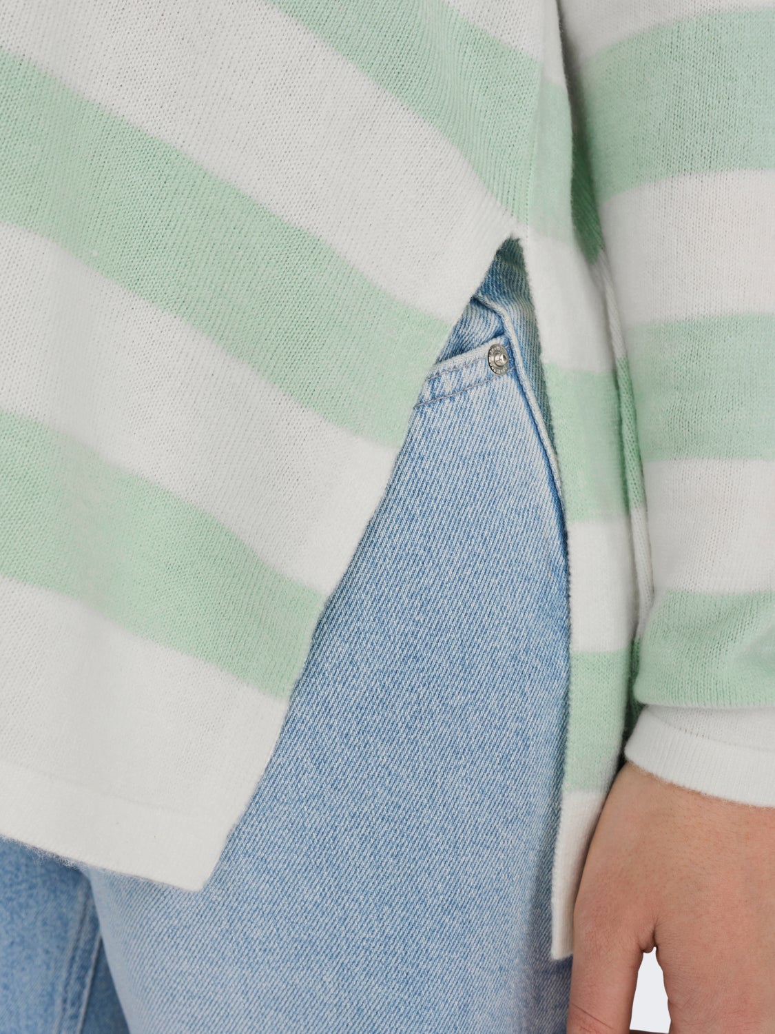 V-neck Knitted Pullover